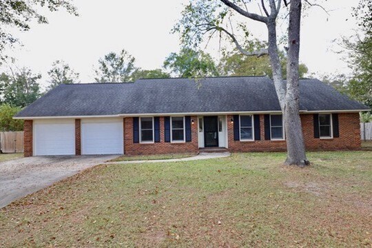 944 Twin Lakes Dr