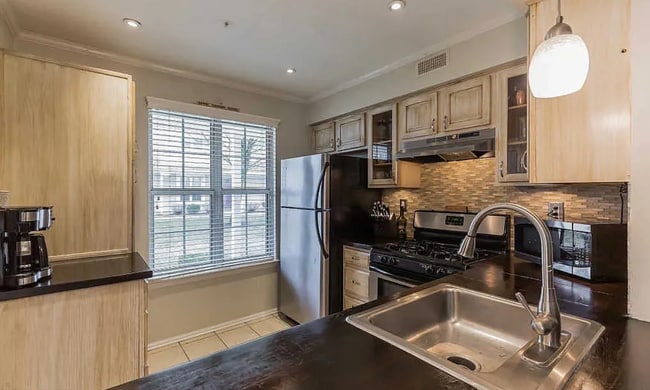 4801 Aberdeen Ln Unit Aberdeen