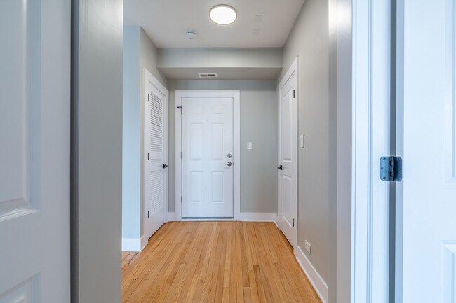 Photo - 6239 N Western Ave Unit 311