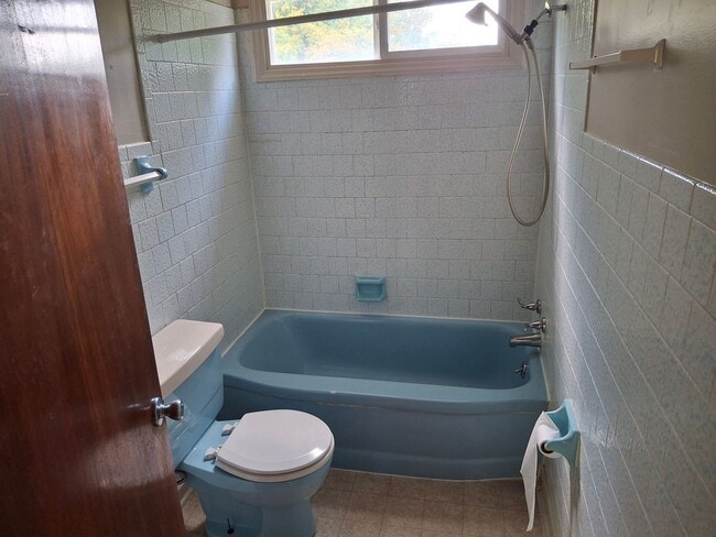 Photo - 1015 Montgomery St NW