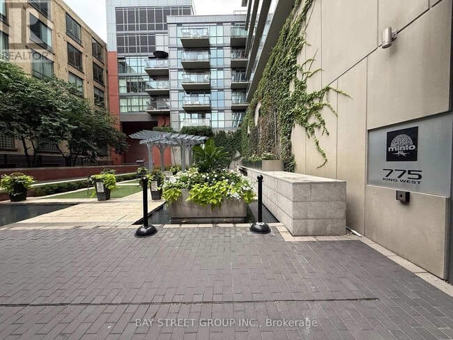 Photo - 775 King St W Unit 418