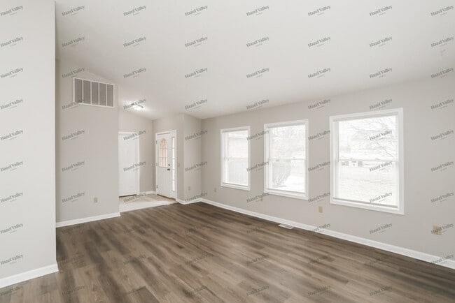 Photo - 10766 Pippin Rd