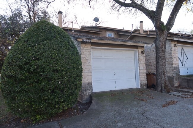 Building Photo - K246 - South Oak #102 Unit 102