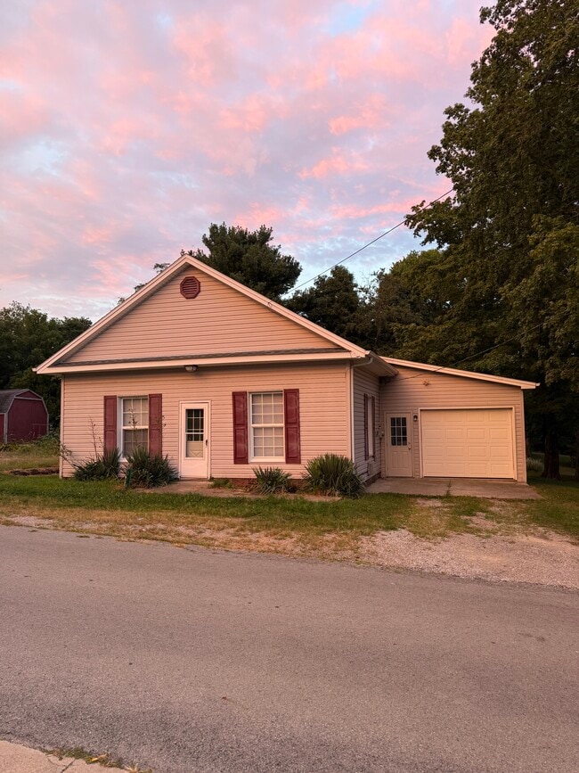 Building Photo - 316 Grandview Ave Rental