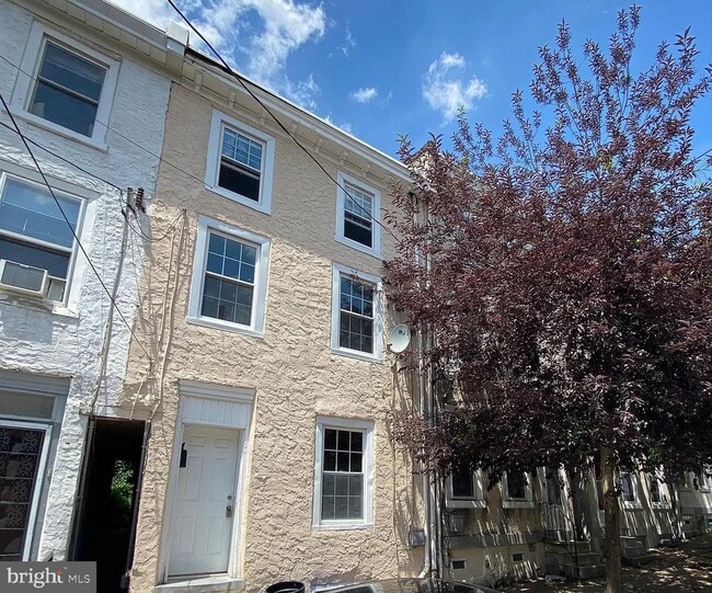 Building Photo - 154 East St Rental