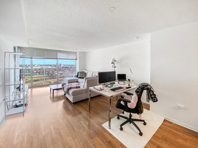 Photo - 9655 Woods Dr Unit 1509