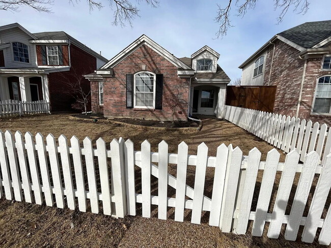 Building Photo - Charming 3-Bedroom Plano Retreat with Cozy Fireplace & Gleaming Hardwood Floors!