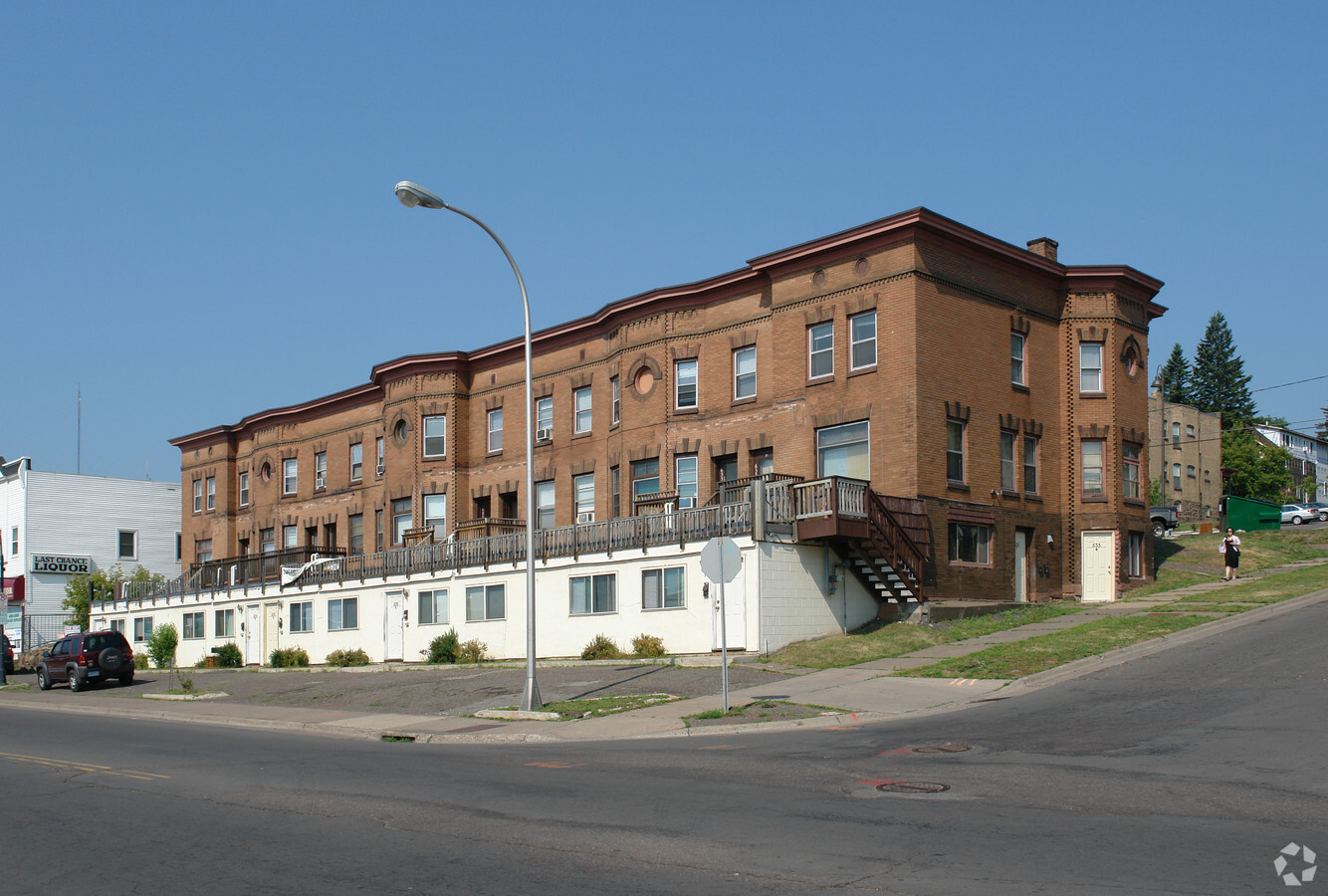 Brewery Creek - Brewery Creek Apartments