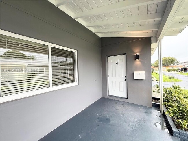 Photo - 2213 Madison St Unidad 4