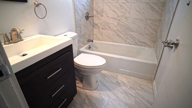 Photo - Dayton Duplex Unit A