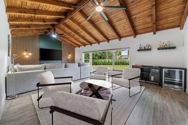 Building Photo - 12192 Branding Iron Ct