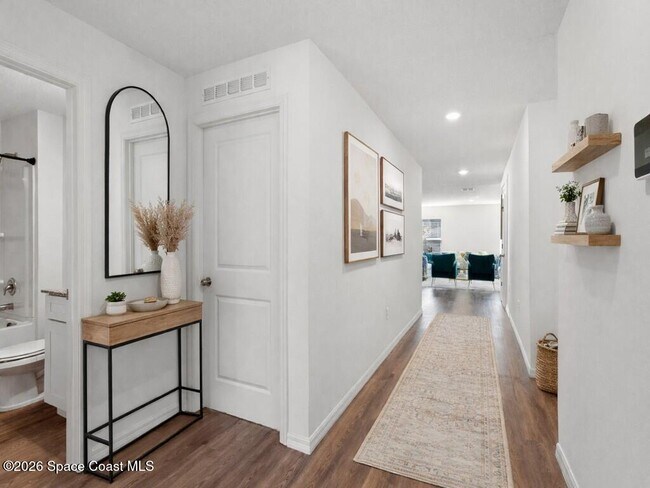 Photo - 496 Vanguard St SE