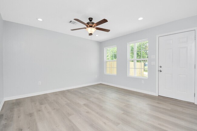 Photo - 8595 Parkway Dr Unit C