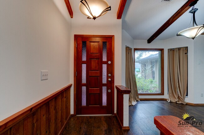 Photo - 2025 Willow Oak Dr