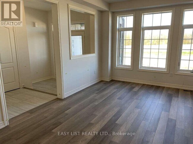 Photo - 4061 SIXTH LINE