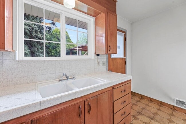Photo - 881 4900 S Unit 1