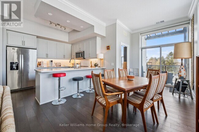 Photo - 1878 Gordon St Unité 211