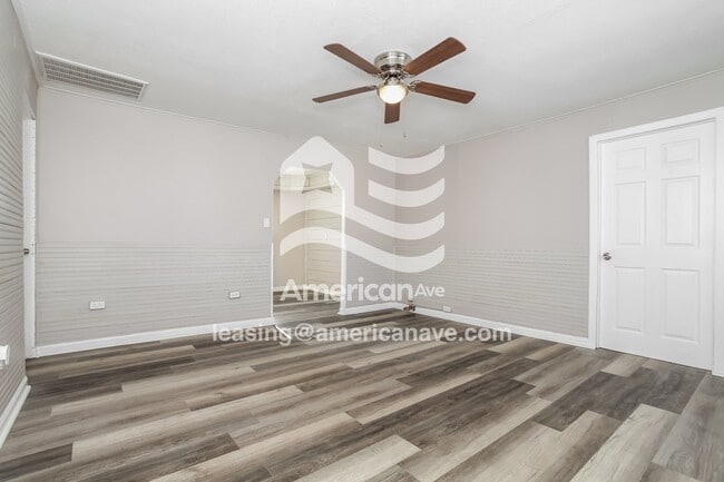 Photo - 1663 Hudepohl Ln