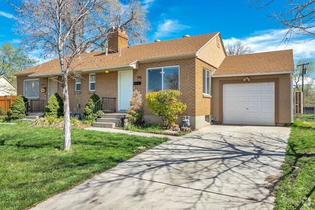 Building Photo - 1163 Navajo St Rental