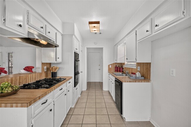 Photo - 18706 Clover Glen Ln