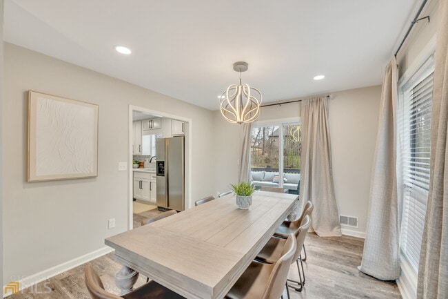 Photo - 1898 Winding Creek Ln SW