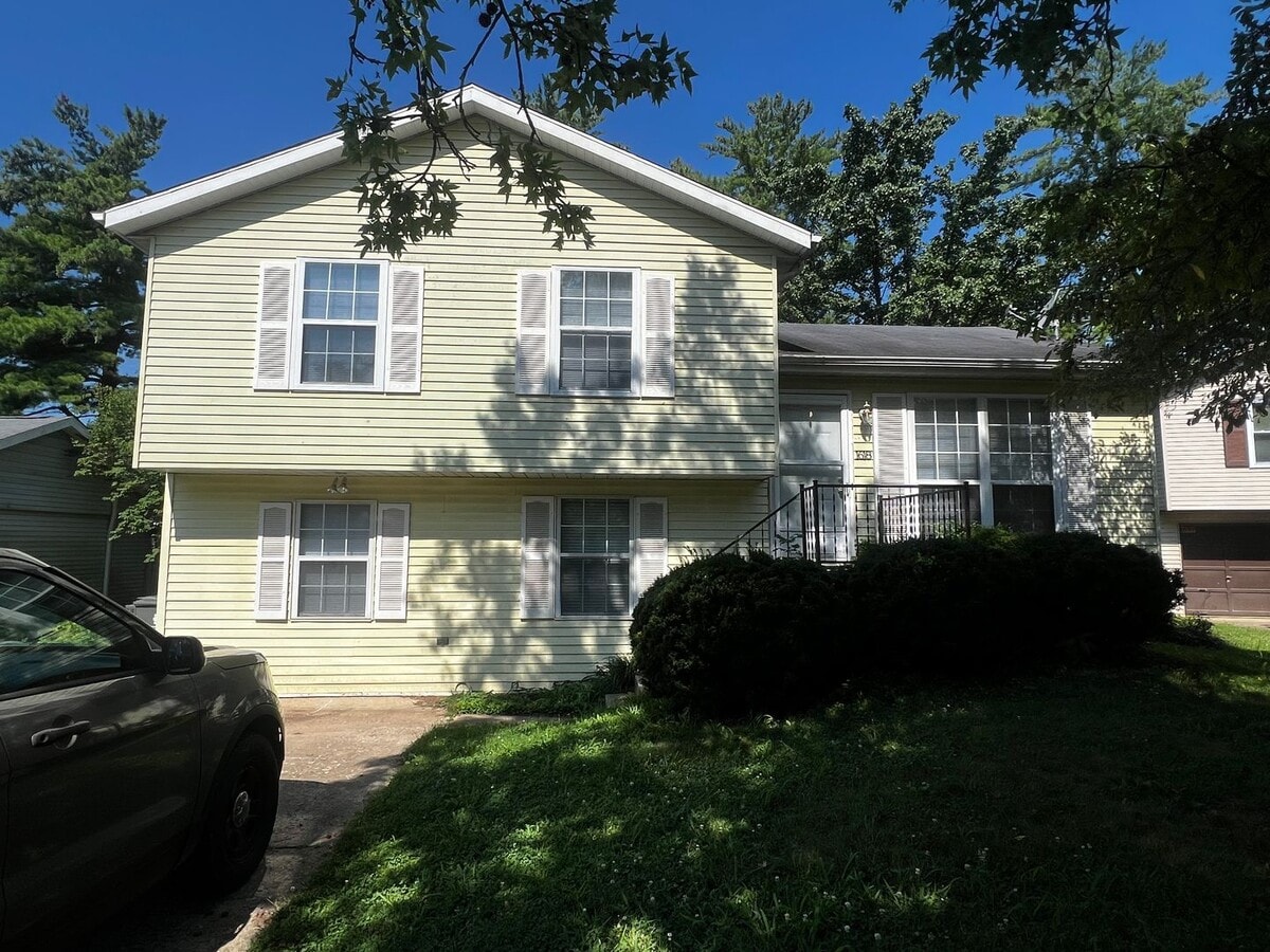 4 Bedroom Home Near Bryan Park and Schools - 4 Bedroom Home Near Bryan Park and Schools
