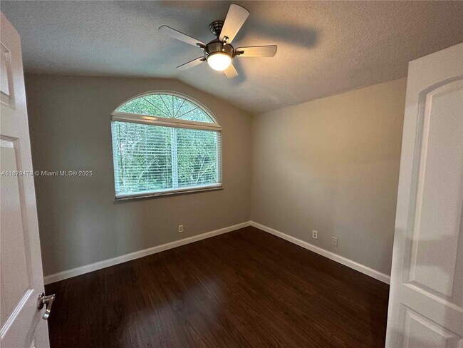 Photo - 2611 Regalia Way