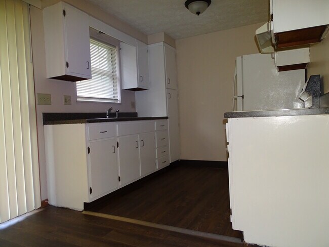 Photo - 1670 Colonial Dr