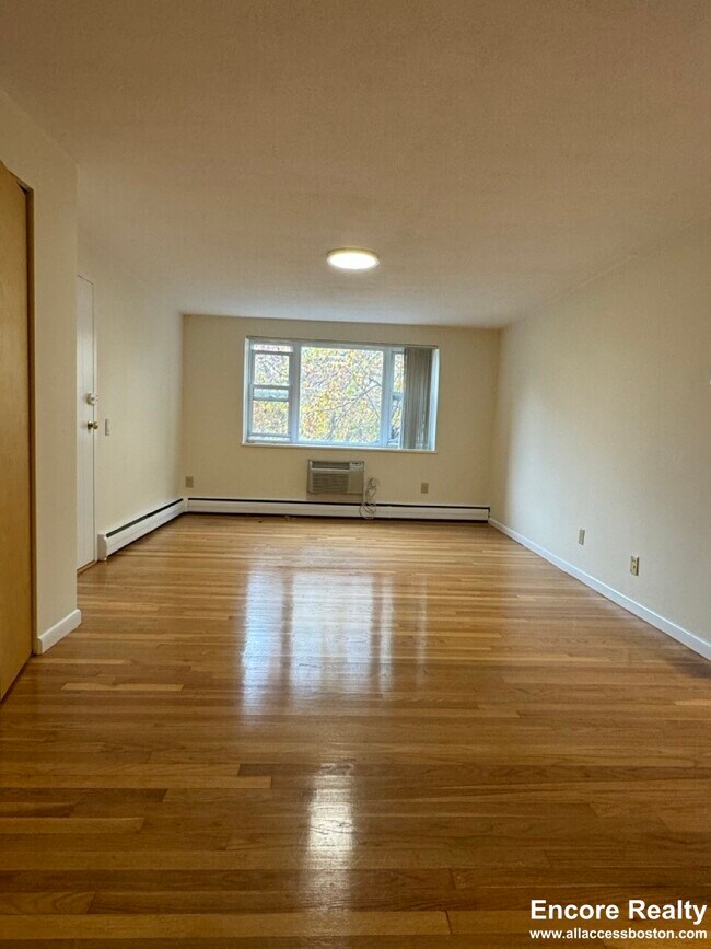 Photo - 110 Babcock St Unidad 37