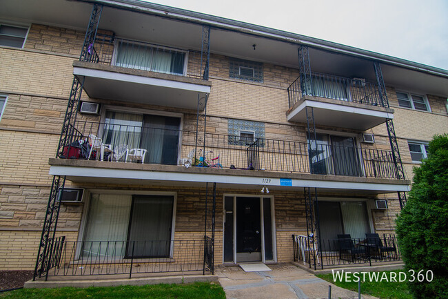 Photo - 1127 W 127th Pl Apartamento Unidad B1