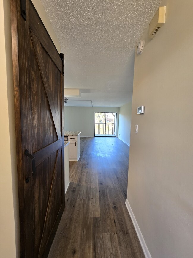 Photo - 3071 Huntleigh Dr