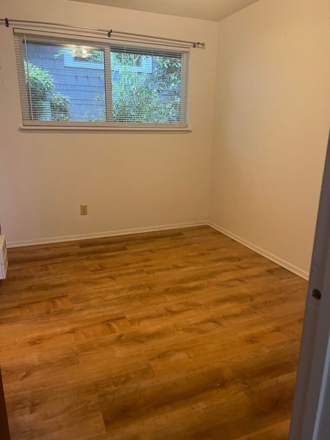 Photo - 710-712.5-7125 NE 43rd St Unit 710