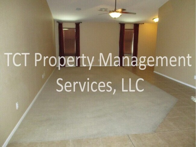 Beautiful Home in Shamrock Estates!