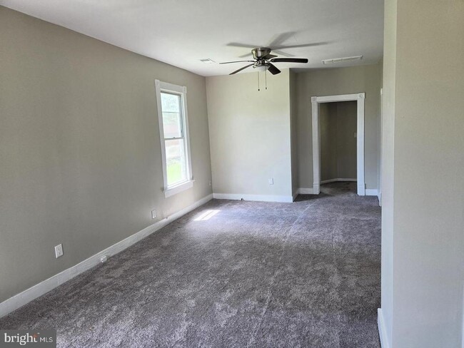 Photo - 208 68th Pl