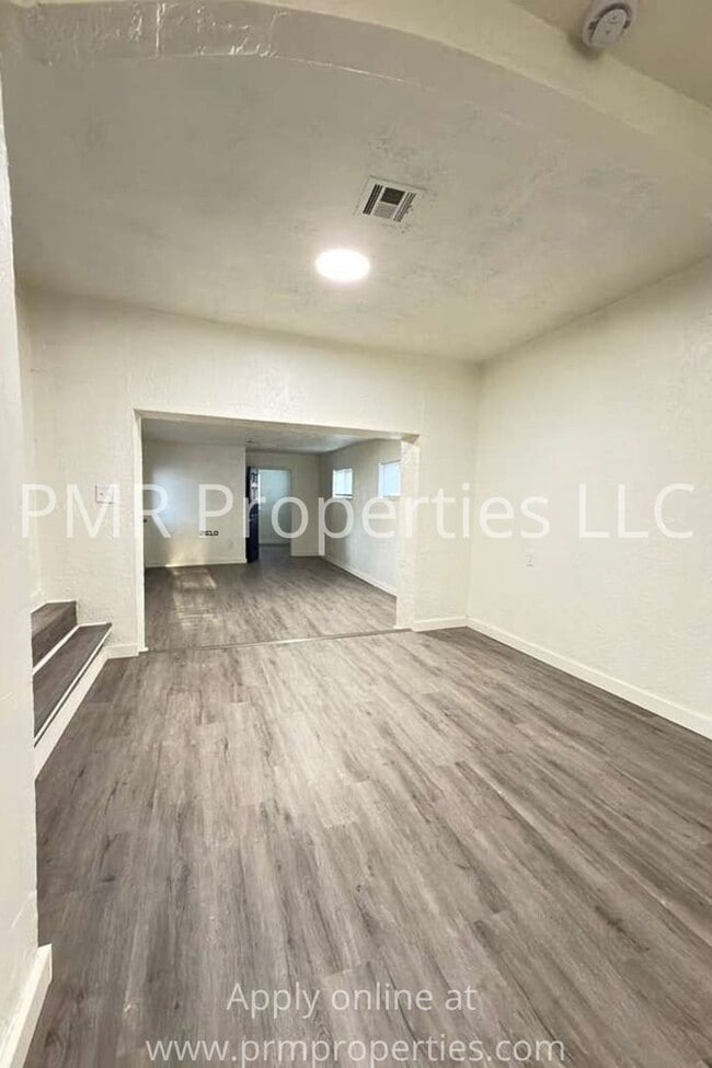 Photo - 4 Bedrooms / 2 Bathrooms House