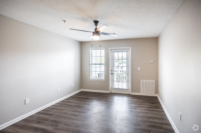 3 BR, 2 BA - 1200 SF - The Westerly