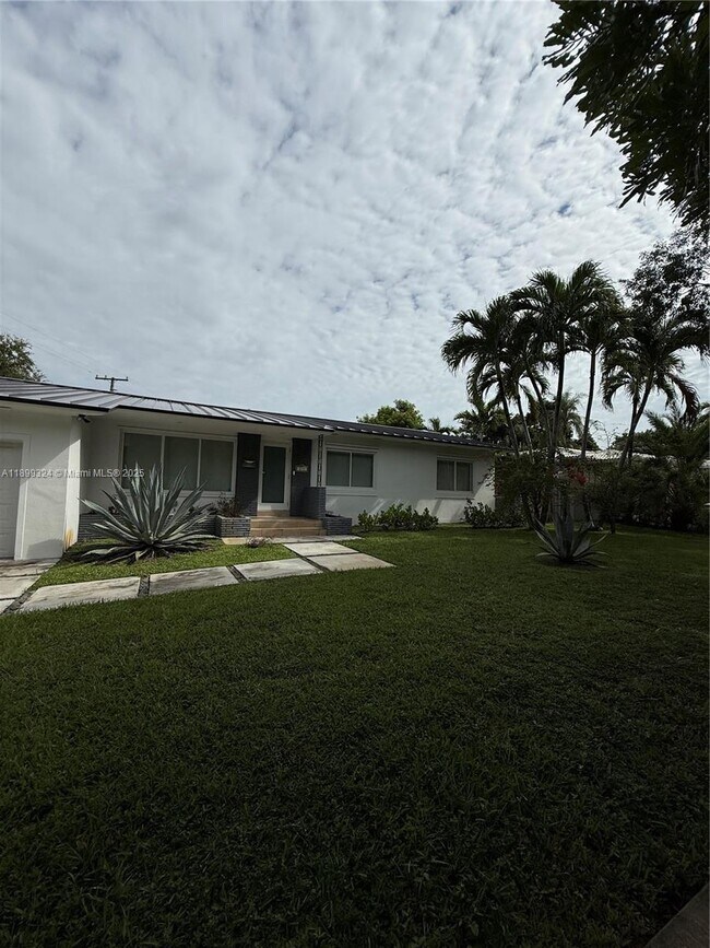 Photo - 675 NE 93rd St
