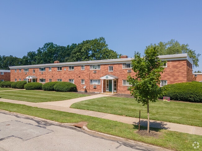 Photo - Emerald Village Apartments