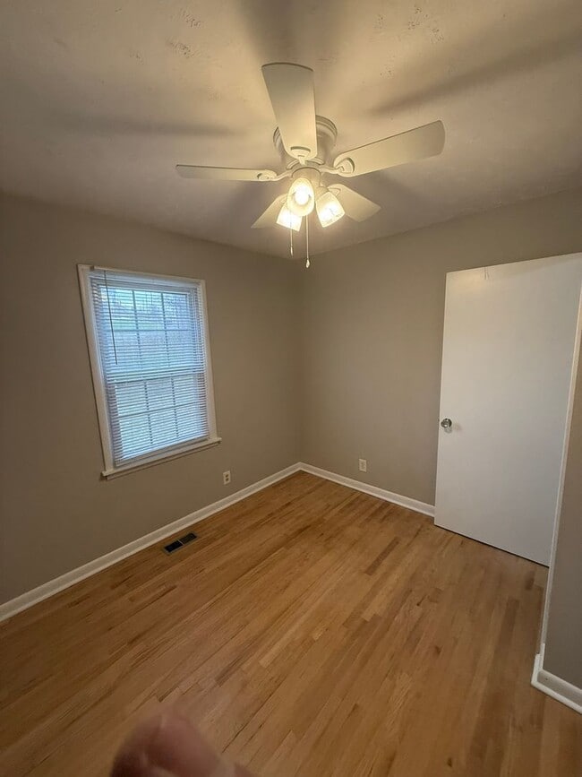 Photo - NEW RENTAL!  $1600 per month, Charming 3 bedroom, 1 bath House with fenced backyard! Heart of Sou...