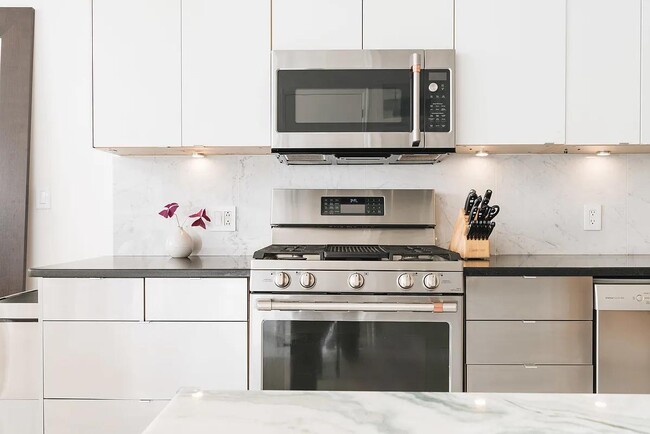 Photo - 101 Wyckoff Ave