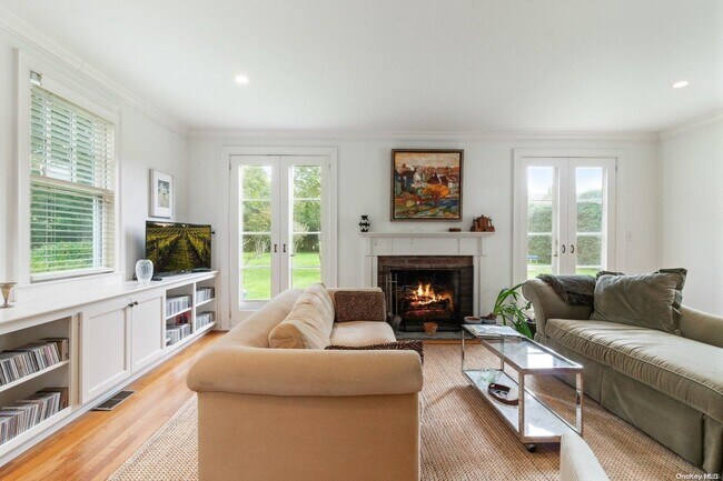 Photo - 64 S Hill St