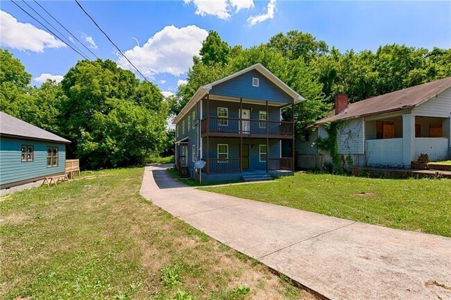 Photo - 987 Dimmock St SW