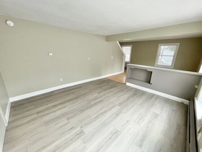 Photo - 20 Latham Ct Unit 1