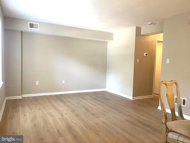 Building Photo - 10257 Arizona Cir Unit 78