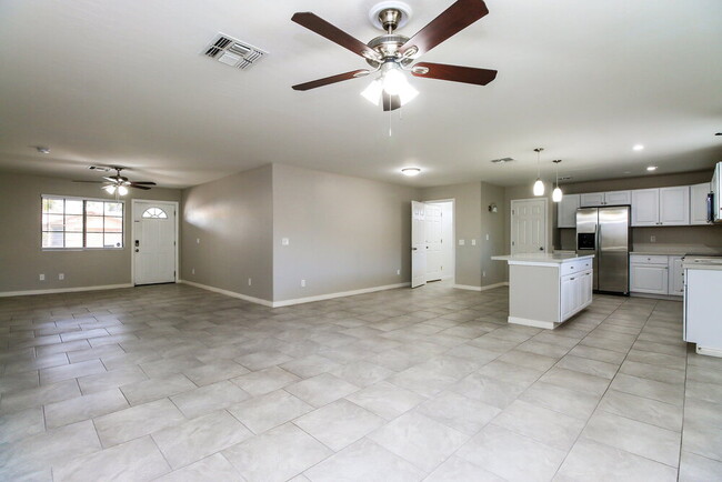 452 S Higo Cir
