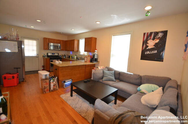 Photo - 35 Pratt St Apartment Unit 1
