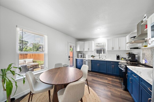 Photo - 3226 Oakdale St