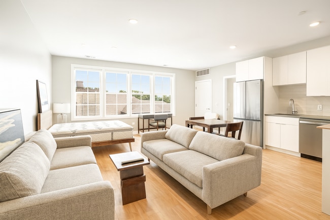 Building Photo - 2210 Wisconsin Ave NW Unit 420