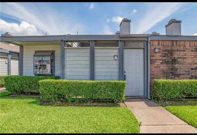 Building Photo - 606 Bellaire Dr