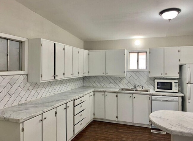 Photo - 4404 44th St